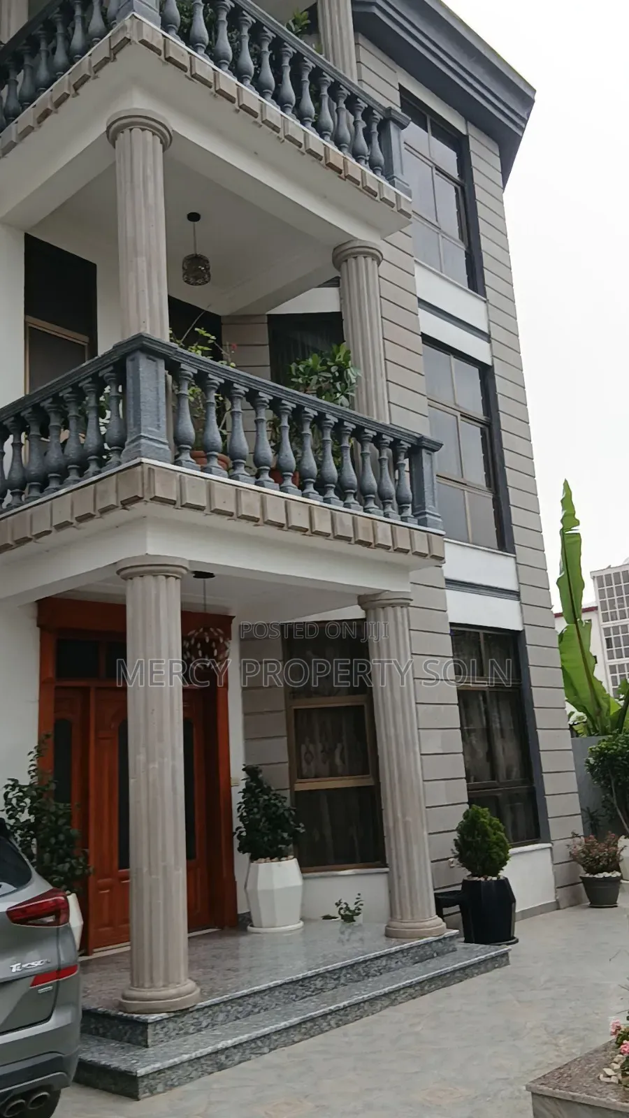 Furnished 10bdrm House in Bole for sale