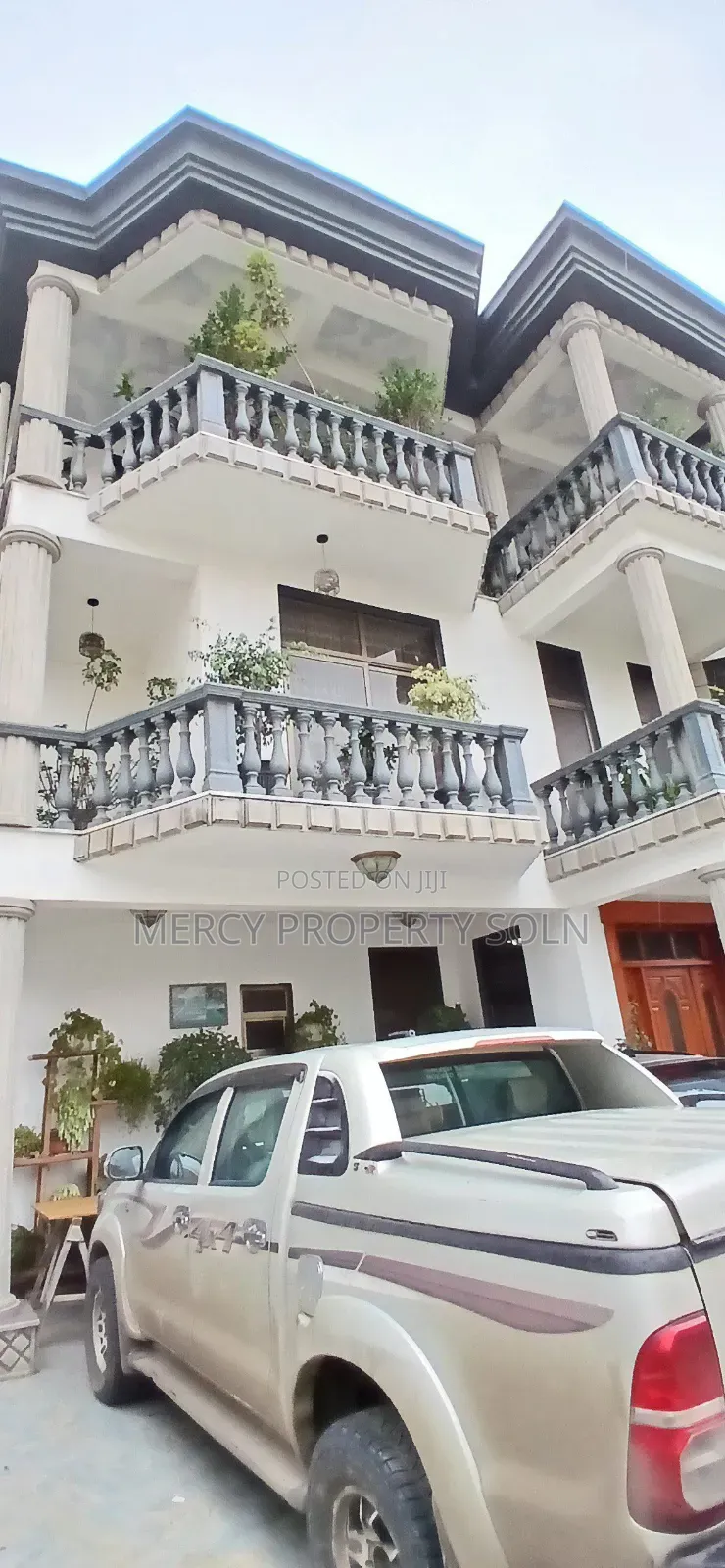 Furnished 10bdrm House in Bole for sale