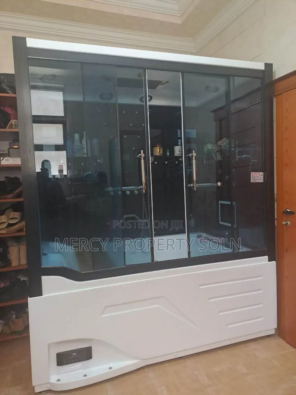 Furnished 10bdrm House in Bole for sale