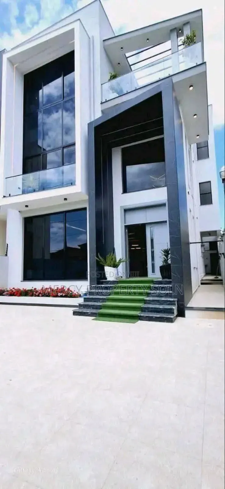 Furnished 8bdrm House in Bole for sale