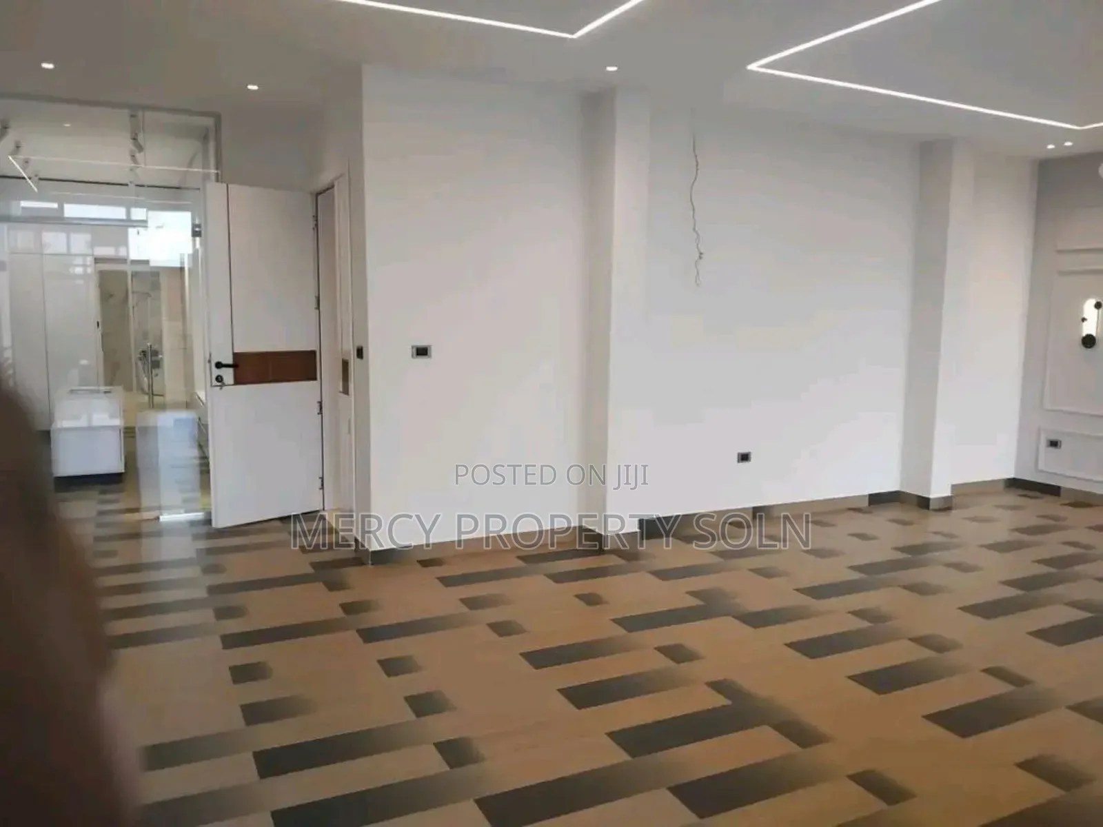 Furnished 8bdrm House in Bole for sale