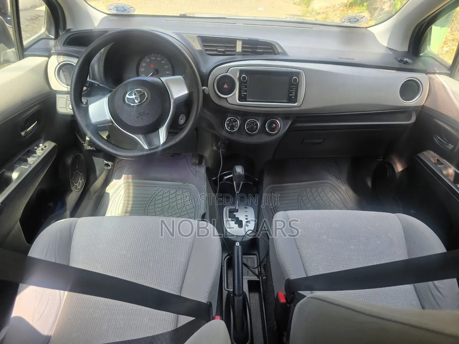 Toyota Yaris 2012 Silver