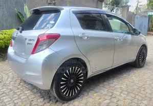 Toyota Yaris 2012 Silver