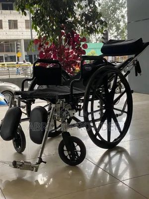 Photo - Toilet Wheelchair口手wheelchair廿手wheelchair廿手wheelchair口手wheelchair水手whe