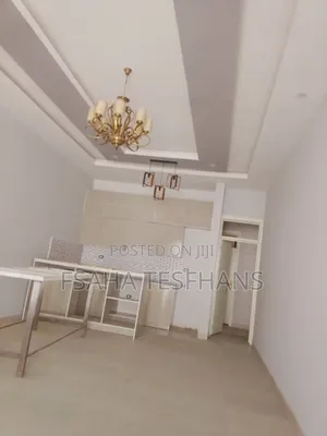 4bdrm House in Villa, Bole for rent