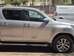 Toyota Hilux 2018 Silver