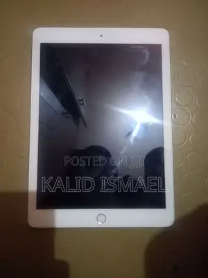 Photo - Apple iPad Pro 10.5 (2017) 32 GB White