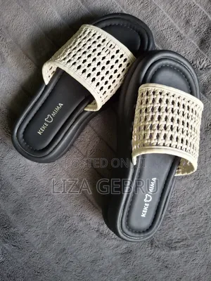 Very Comfortable Women Walking Shoes. Size 35,36.