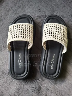 Very Comfortable Women Walking Shoes. Size 35,36.