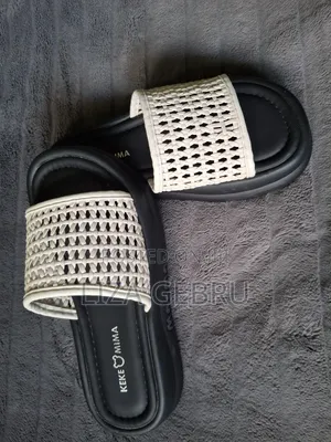 Very Comfortable Women Walking Shoes. Size 35,36.