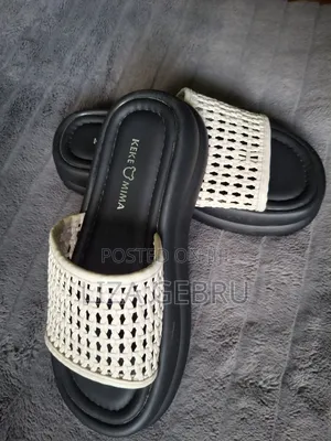 Very Comfortable Women Walking Shoes. Size 35,36.