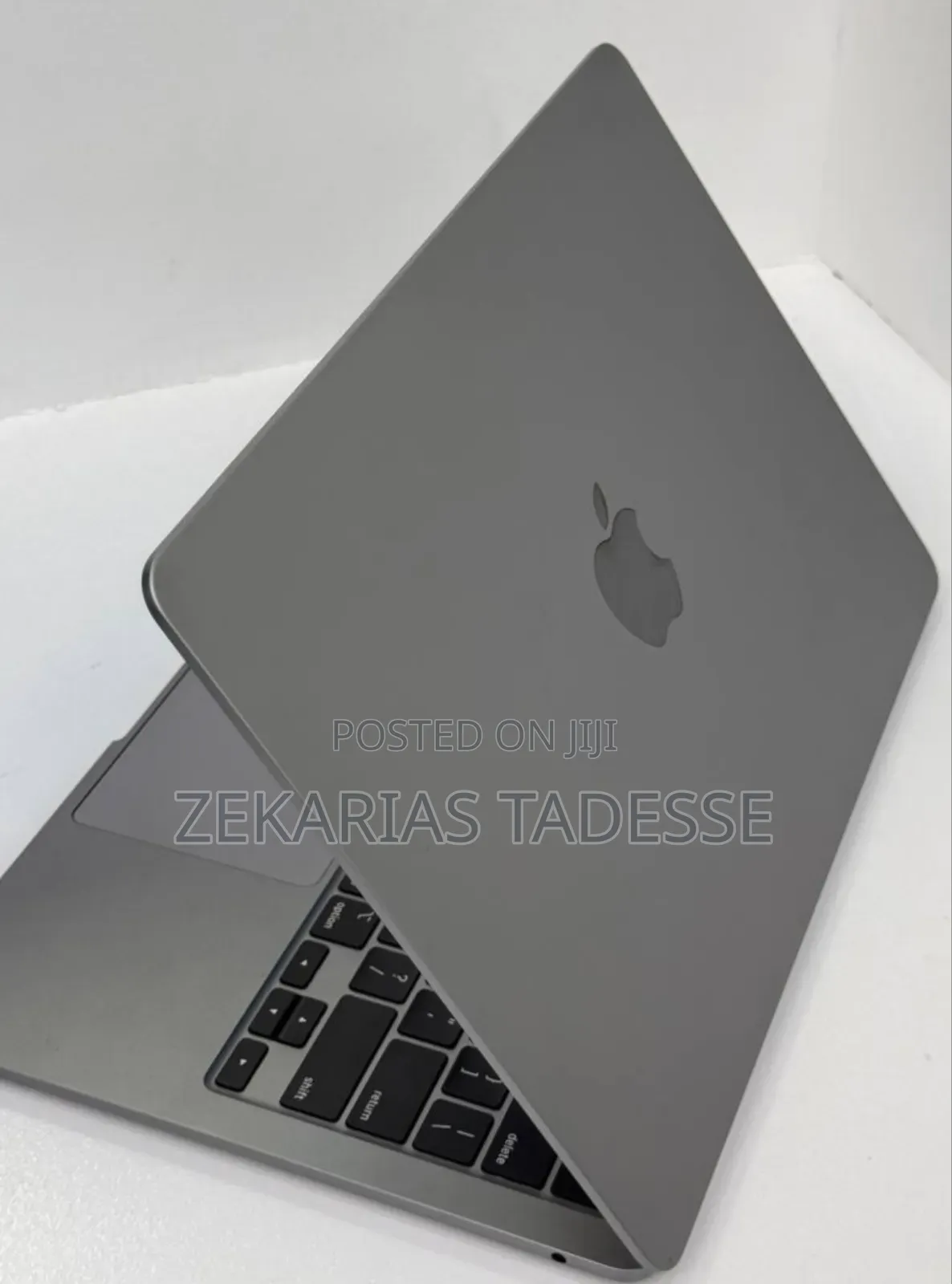 New Laptop Apple MacBook Air 2022 M2 8GB Apple M2 SSD 256GB
