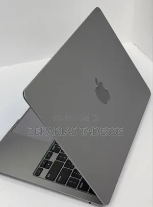 Photo - New Laptop Apple MacBook Air 2022 M2 8GB Apple M2 SSD 256GB