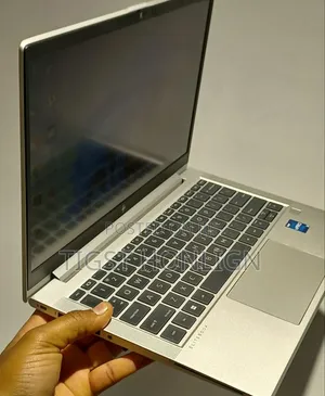 New Laptop HP EliteBook 840 G10 16GB Intel Core I7 SSD 512GB