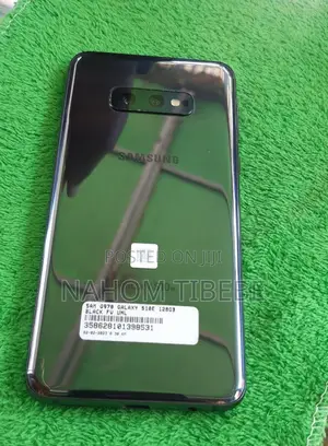 New Samsung Galaxy S10e 128 GB Black