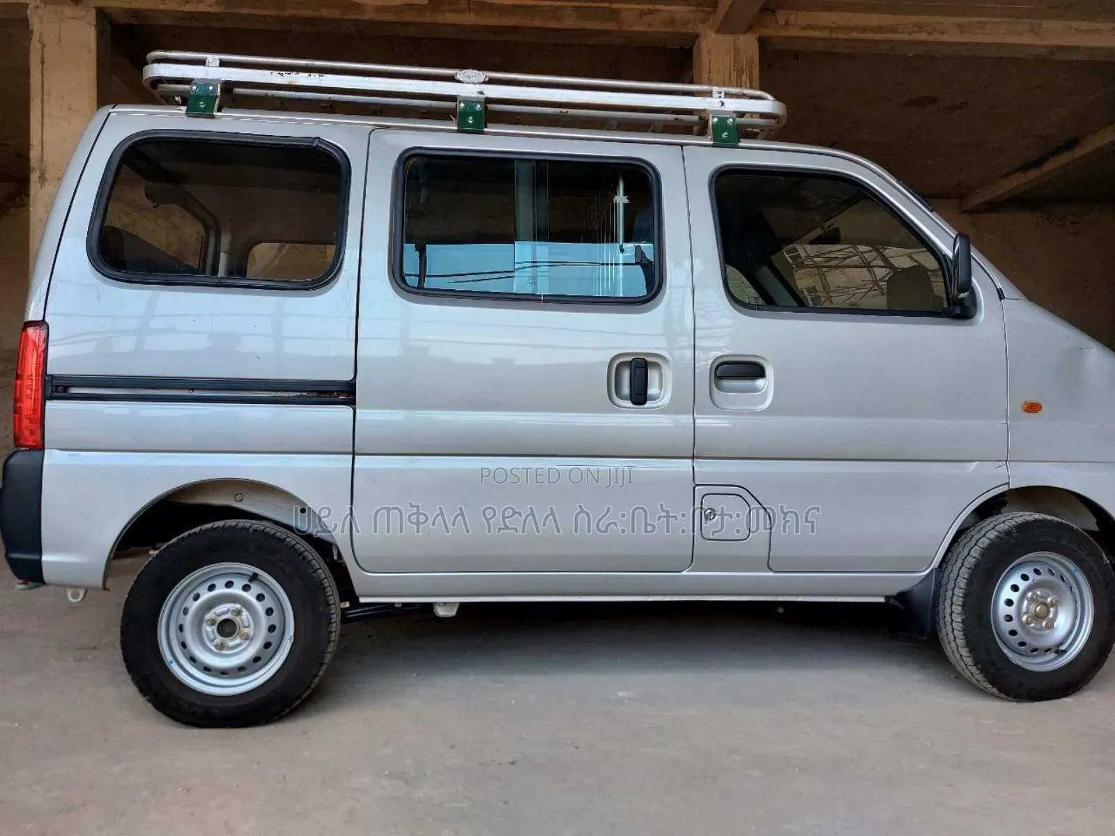 Suzuki Eeco 2024 Silver