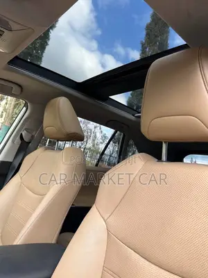 Toyota RAV4 Hybrid XLE AWD 2024 White