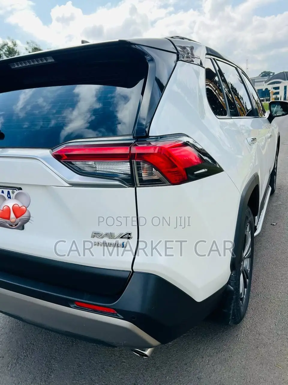 Toyota RAV4 Hybrid XLE AWD 2024 White