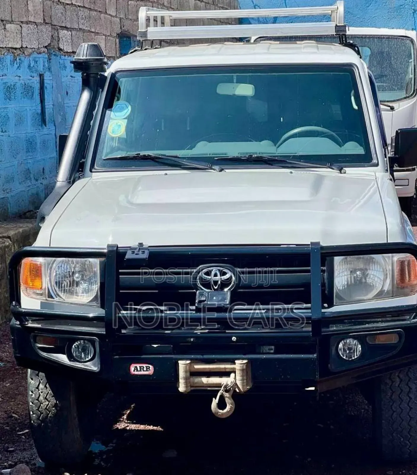 Toyota Land Cruiser 2017 White