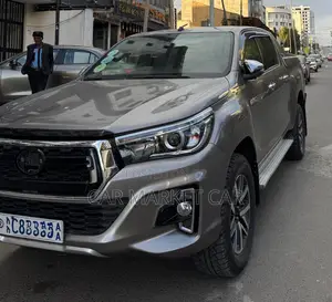 Toyota Hilux Revo Double Cab Deisel 2.4 AWD 2019 Gray