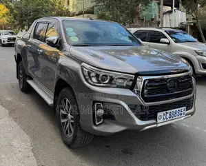 Toyota Hilux Revo Double Cab Deisel 2.4 AWD 2019 Gray