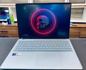 New Laptop Dell Inspiron 16 5620 16GB Intel Core Ultra 7 SSD 1T