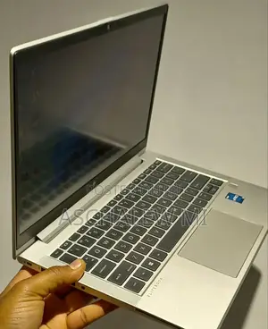 New Laptop HP EliteBook 840 G10 16GB Intel Core I7 SSD 512GB
