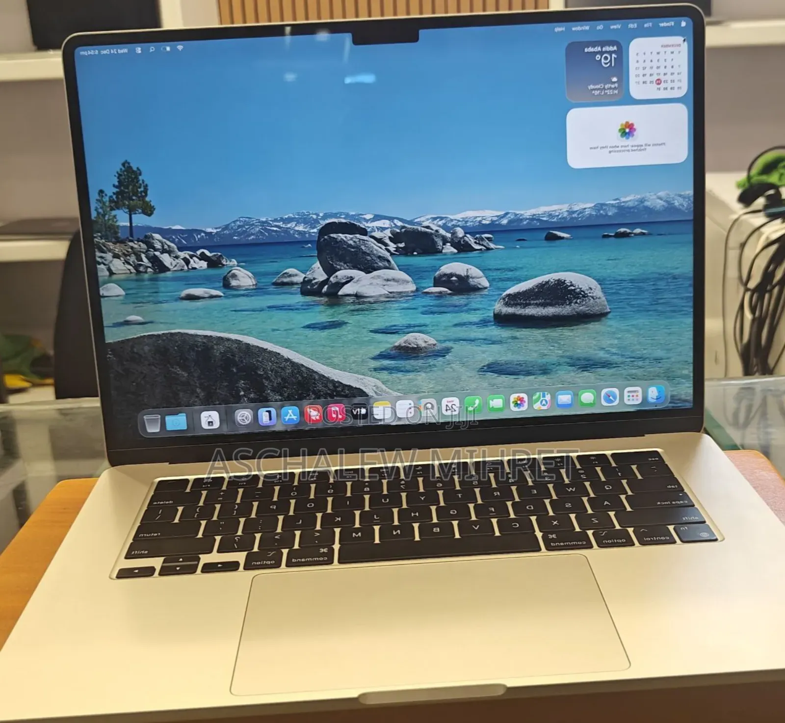 New Laptop Apple MacBook Air 2024 M3 15-Inch 8GB Apple M3 SSD 256GB