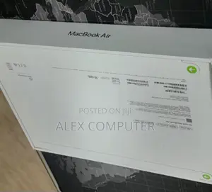 New Laptop Apple MacBook Air 2025 M4 13-Inch 16GB Apple M4 SSD 256GB