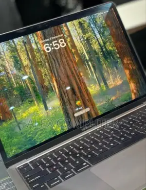 New Laptop Apple MacBook Pro 2022 M2 16GB Apple M2 SSD 256GB