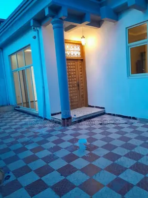 5bdrm Villa in ቪላ, Bole for sale