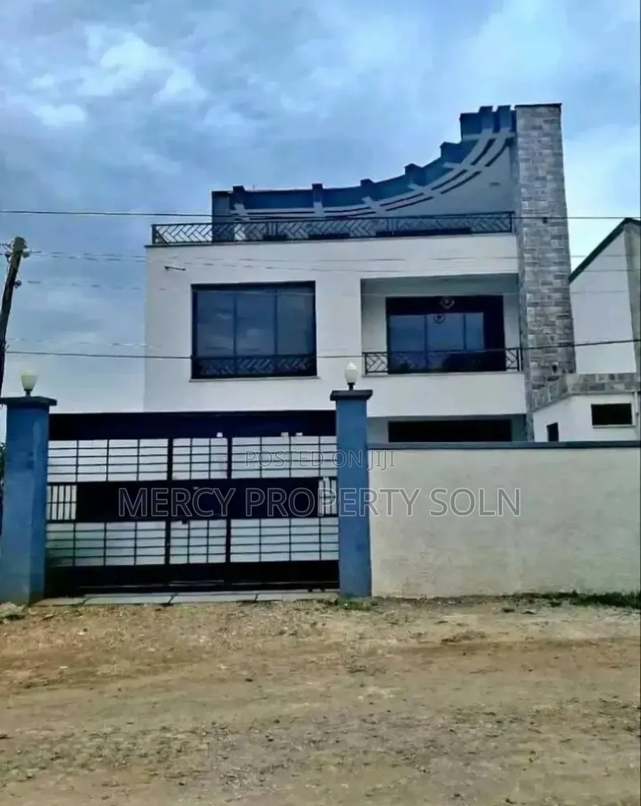 Furnished 10bdrm House in Bole for sale
