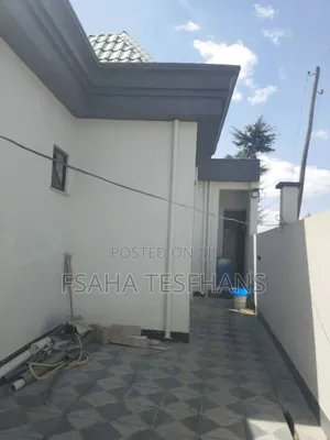 4bdrm House in Villa, Bole for rent