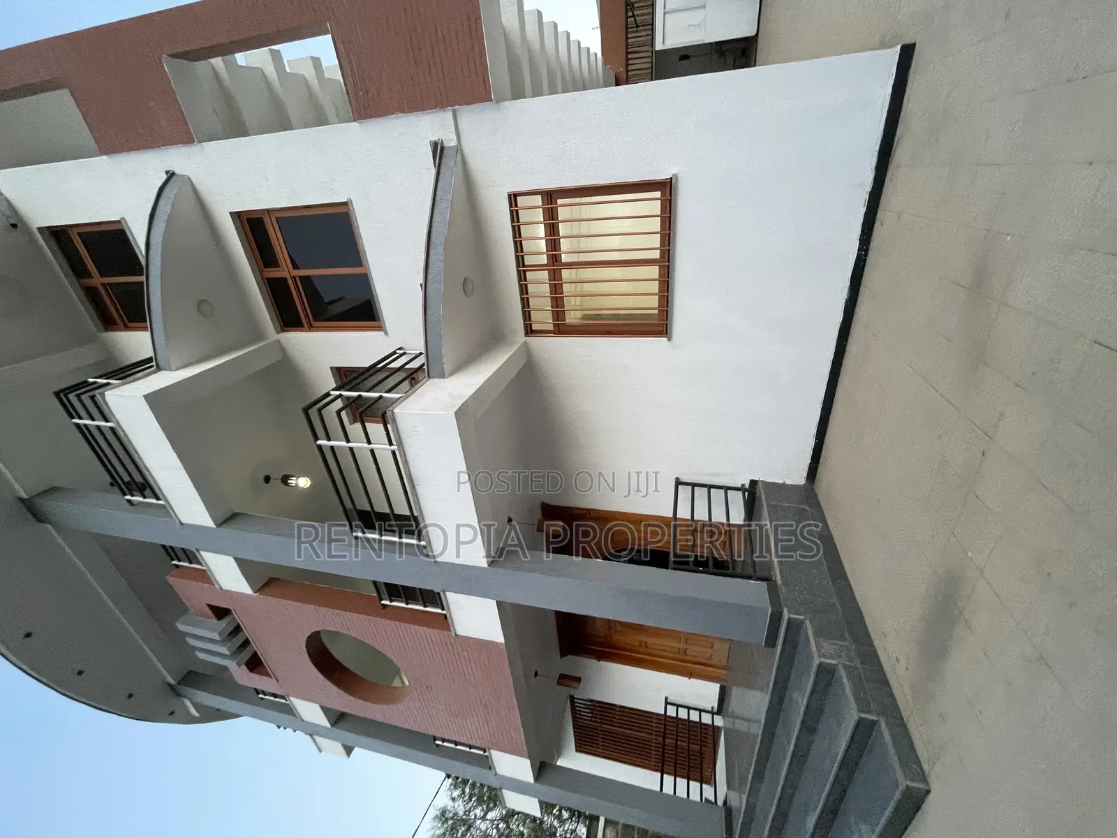 G+3 Commercial Building for Rent! - Hayahulet