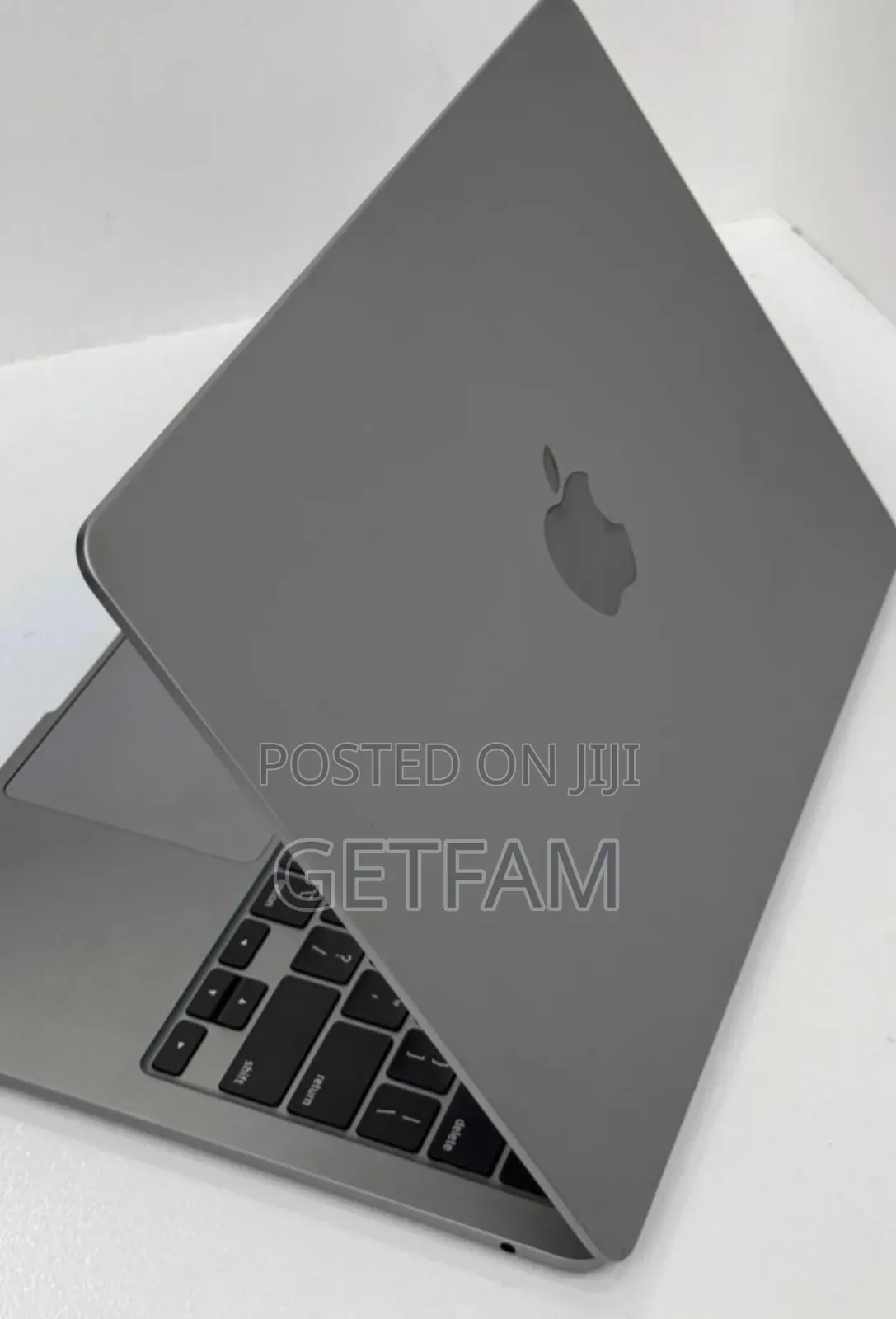 New Laptop Apple MacBook Air 2022 M2 8GB Apple M2 SSD 256GB