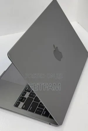 New Laptop Apple MacBook Air 2022 M2 8GB Apple M2 SSD 256GB