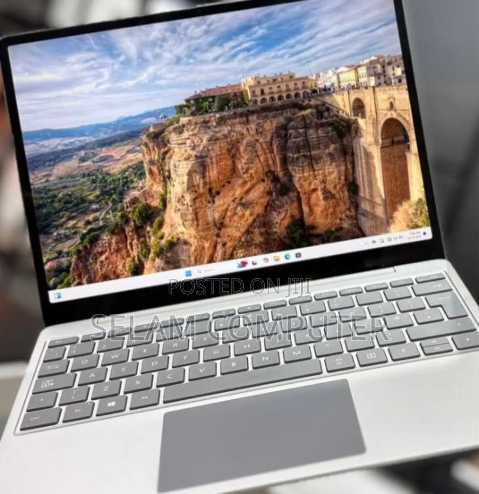 New Laptop Microsoft Surface 16GB Intel Core I5 SSD 512GB