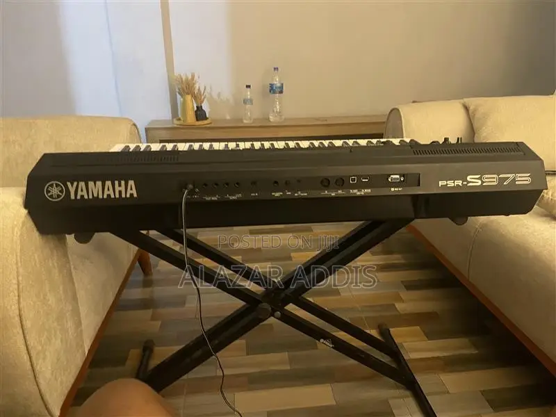 Yamaha PSR 975 Keyboard