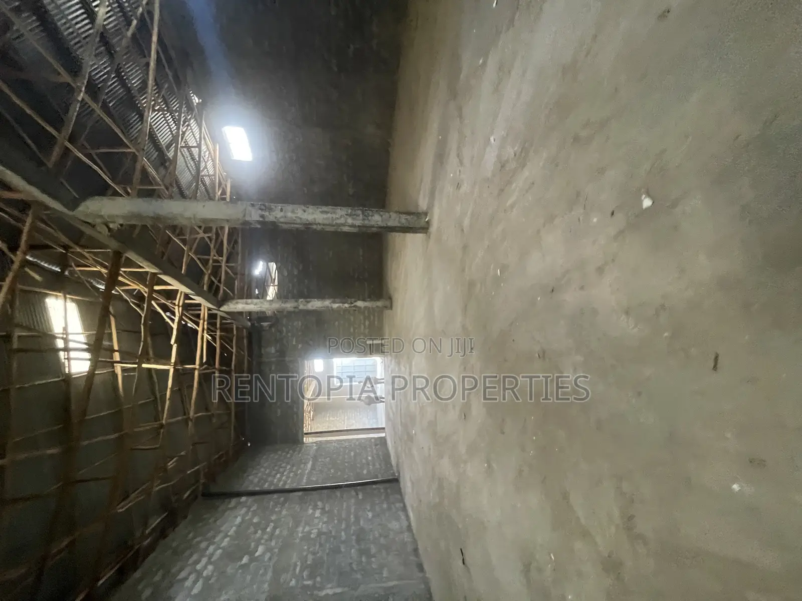 Large 1,000sqm Warehouse for Rent in Gerji - Modern Secure