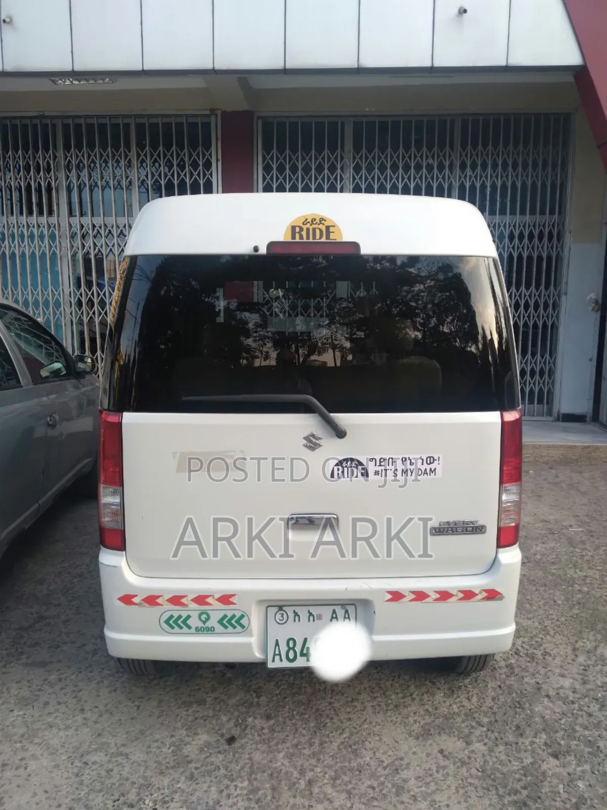 Suzuki Every Wagon 2012 White