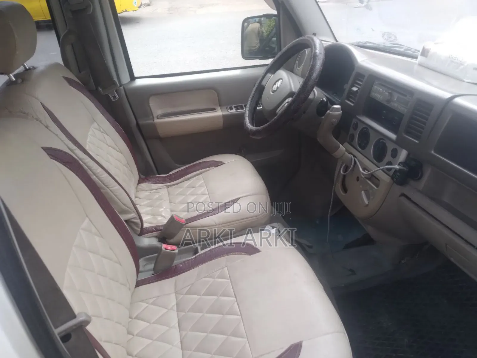 Suzuki Every Wagon 2012 White