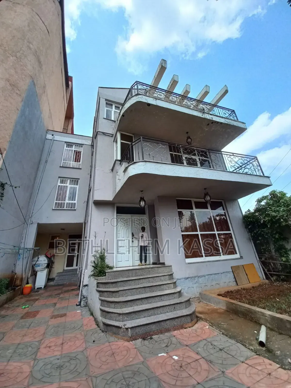 6bdrm Villa in Bethlehem Kassa, Lideta for sale