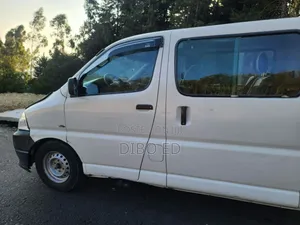 Toyota HiAce 2008 White