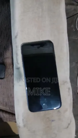 Apple iPhone 7 32 GB Black