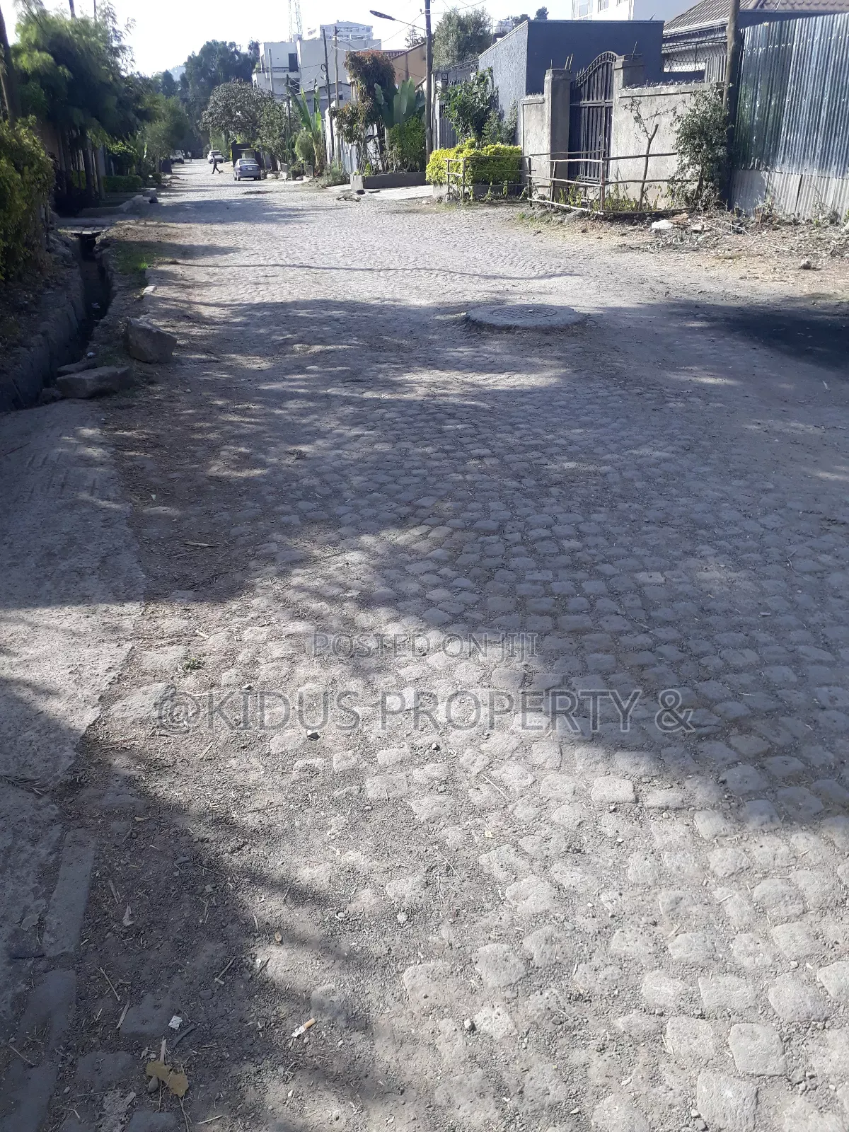 2bdrm Block of Flats in Mekanisa Mekaele, Nifas Silk-Lafto for sale