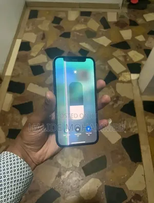 Photo - Apple iPhone 12 64 GB Black