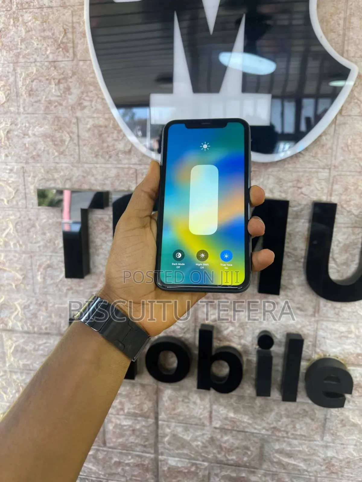 New Apple iPhone 11 64 GB Black