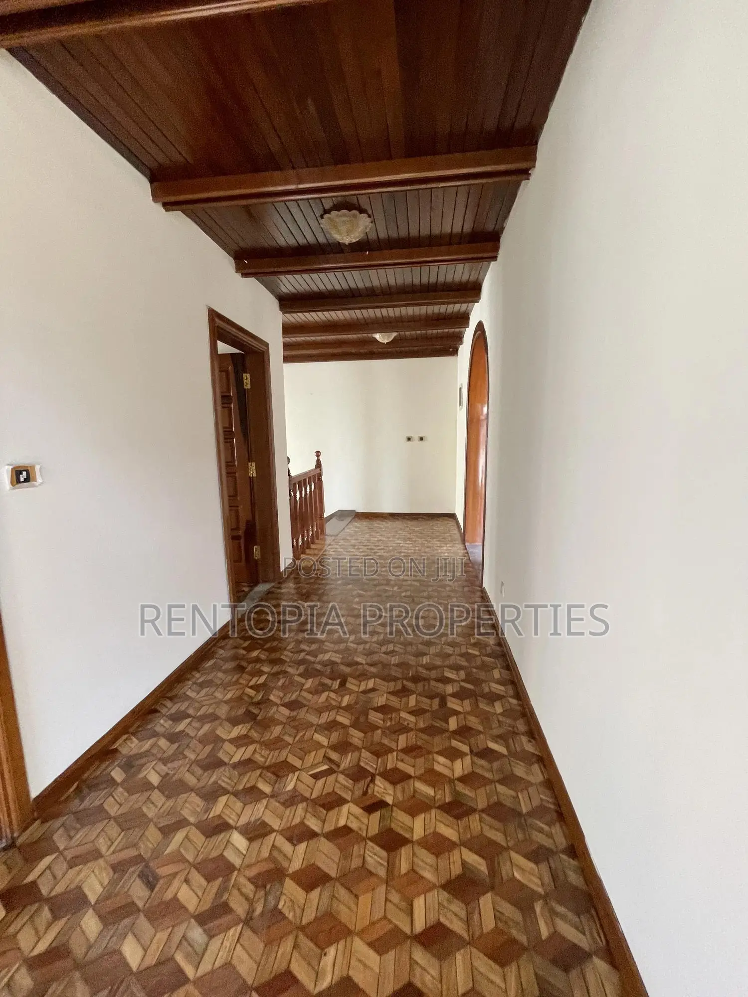 Exclusive G+2 Commercial Building – Bole (Ideal for Ngo/Hq)