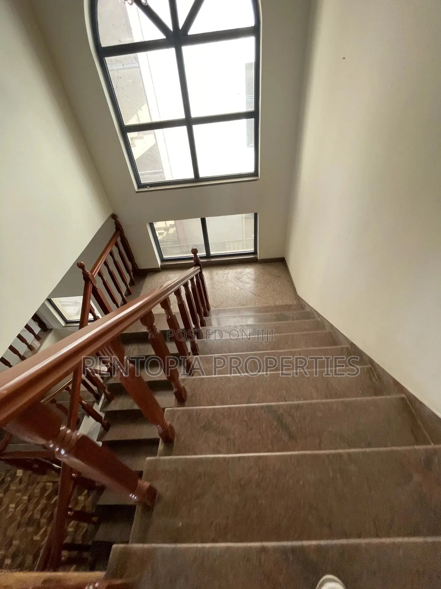 Exclusive G+2 Commercial Building – Bole (Ideal for Ngo/Hq)