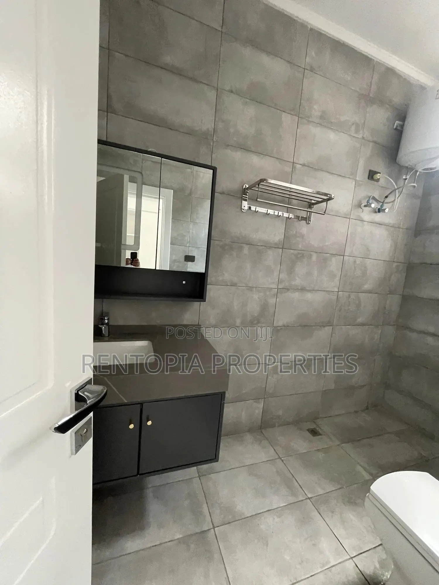 4bdrm Penthouse in Bole for rent